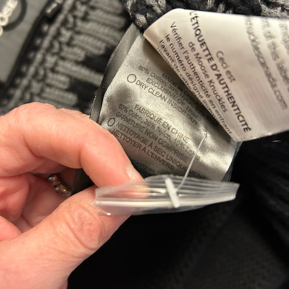 Moose Knuckles Knit Sweater Button Cardigan Men's Size XL. - Picture 9 of 10